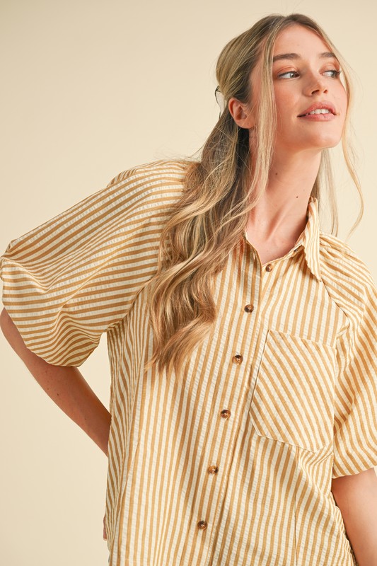 STRIPED BUBBLE SLEEVE BUTTON DOWN TOP